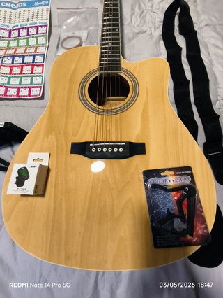 Guitarra Acústica Moukey MBG-01N + Accesorios
