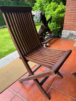 Mesa y 6 sillas de exterior de madera