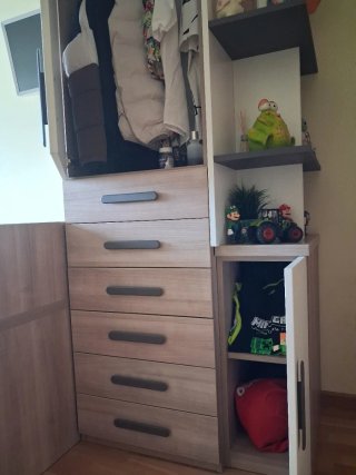 Dormitorio juvenil. Cama nido con armario.