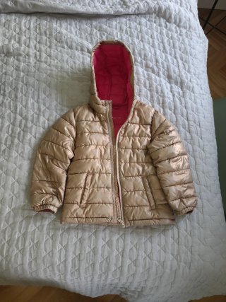 Abrigo infantil dorado reversible