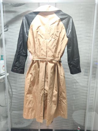 Gabardina Mango Beige y Negra.