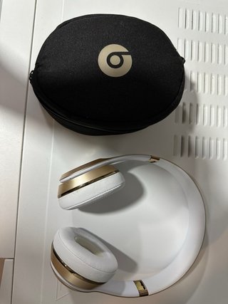 Auriculares Beats Solo3 Wireless Dorados y Blancos