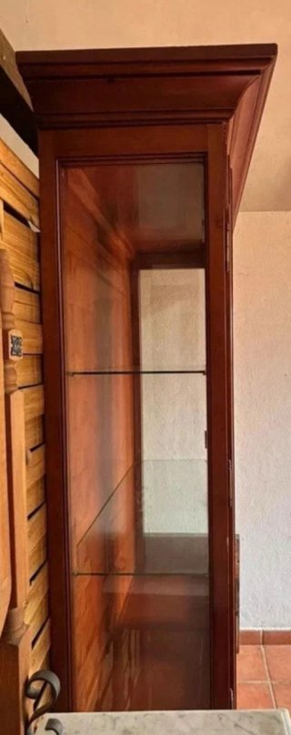 Vitrina clásica madera y cristal