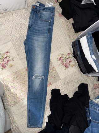Pantalones skinny rotos azules
