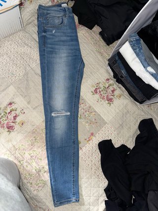 Pantalones skinny rotos azules
