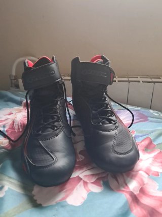 Botas de Moto Alpinestars Negras y Rojas