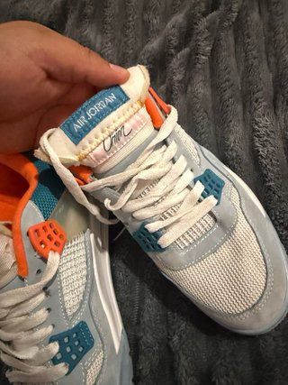 Jordan 4 Retro Azul Hielo Guava