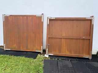2 Portones para aparcar coches