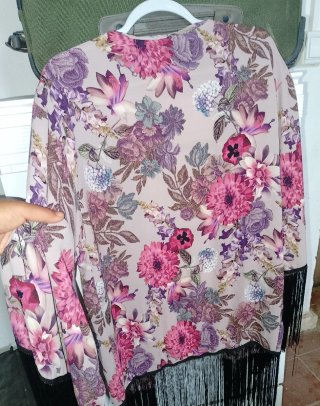Kimono floral con flecos talla única