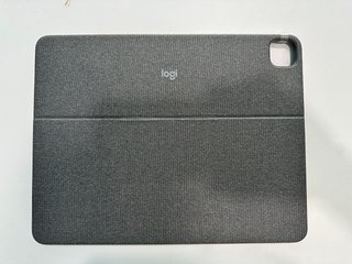 Logitech Combo Touch para iPad 10ª Generación