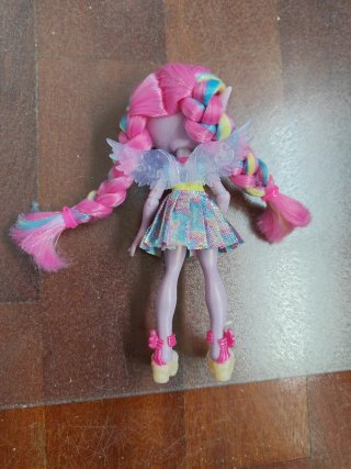 Muñeca y Unicornio-Dragón
