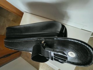 Bolso bandolera con marca Montblanc para reparar