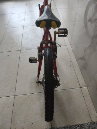 Bicicleta infantil roja B'Twin