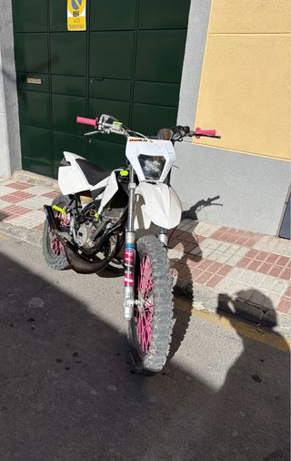 Beta RRT Enduro/Motocross Blanca y Rosa
