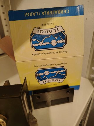 Cerradura de superficie ILARGI