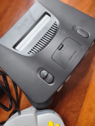 Nintendo 64 gris