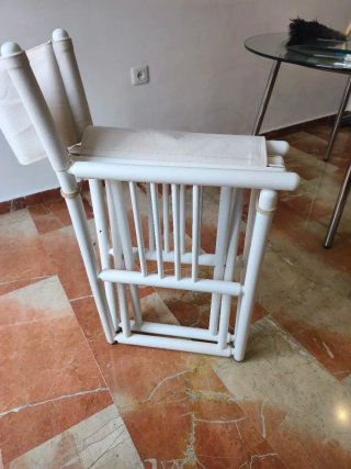 Lote de 4 Sillónes plegables madera lacada beige.