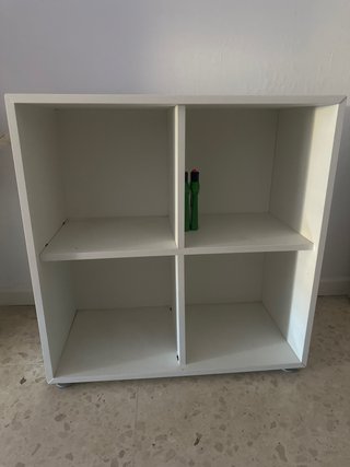 Mueble blanco de madera