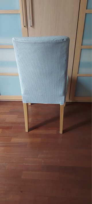 Silla IKEA con funda rayas