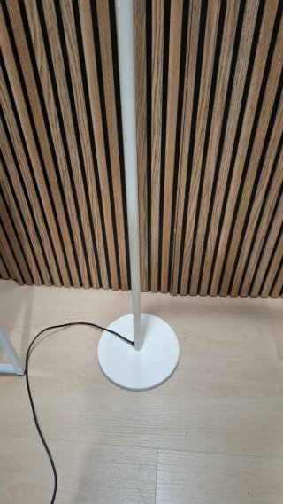 Lámpara de pie vintage blanca