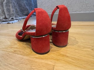 Sandalias Massimo Dutti ante tacón bajo rojo