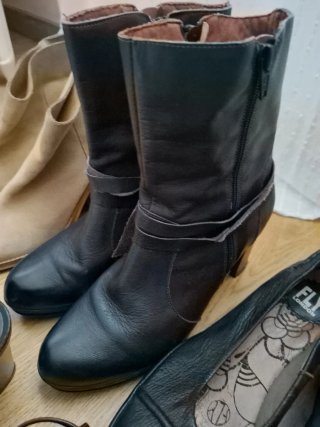 Lote de zapatos de piel