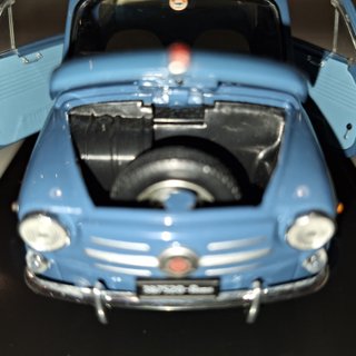 1/24. Fiat (Seat) 600 D. ABRE TODO