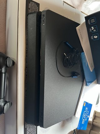 PS4 (PlayStation 4) Negra + Accesorios y Juegos