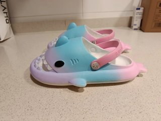 Chanclas tiburón nuevas