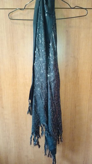 Fular negro con lentejuelas para eventos