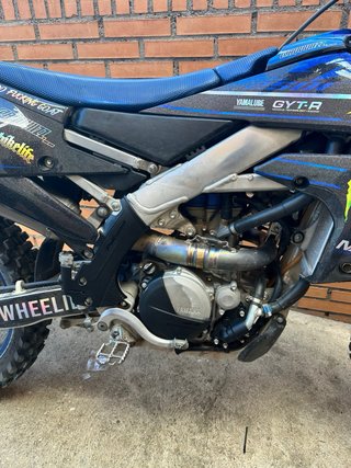 Yamaha YZ250F Motocross Negra y Azul