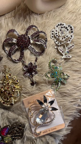 Conjunto de 8 Broches Joya