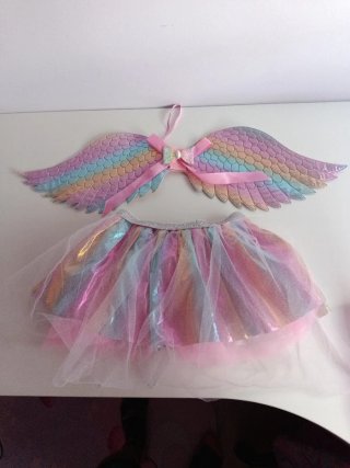 Disfraz unicornio alas y falda arcoíris