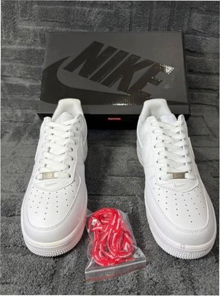 Nike Air Force 1 Low Supreme Talla 37.5