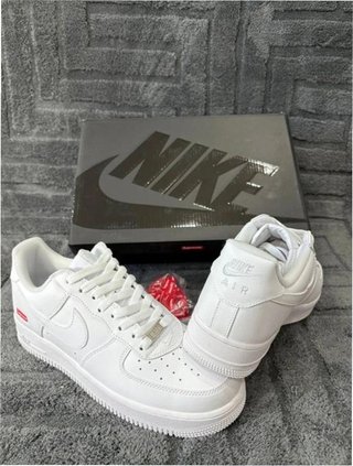 Nike Air Force 1 Low Supreme Talla 37.5