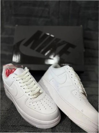 Nike Air Force 1 Low Supreme Talla 37.5
