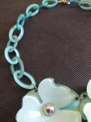 Collana girocollo fiori resina verde acqua
