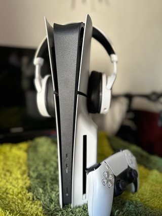 Consola PS5 1TB Blanca + Mando y Auriculares