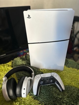Consola PS5 1TB Blanca + Mando y Auriculares