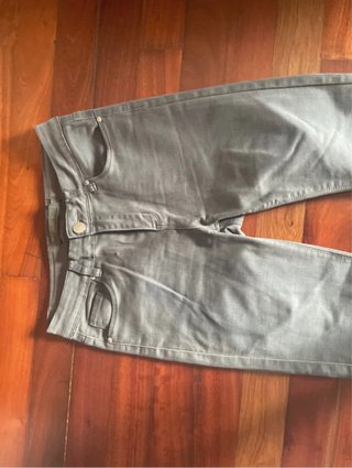 Pantalón largo gris