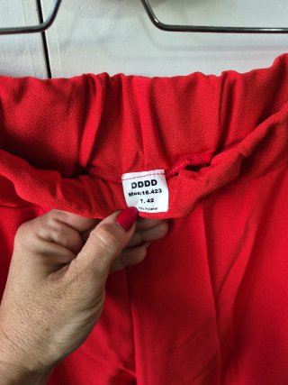 Pantalón rojo de vestir