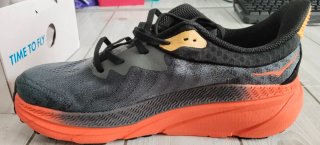 Playeras Hoka grises y naranjas Nuevas sin usar