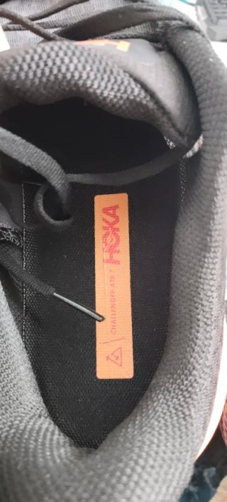 Playeras Hoka grises y naranjas Nuevas sin usar