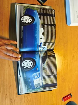 Libro Mini biblia de los autos. 384 paginas.