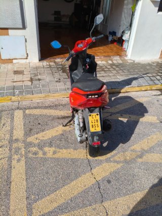 Yamaha Jog 50 RR Roja