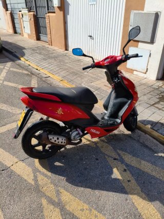 Yamaha Jog 50 RR Roja