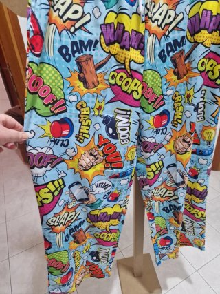 Pantaloni fantasia stile fumetto