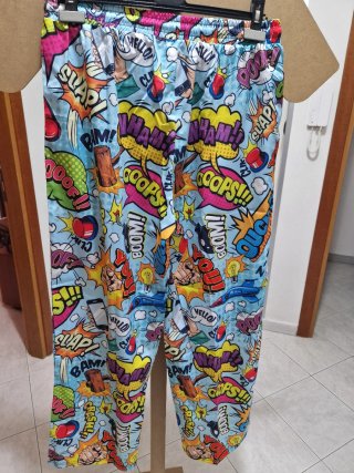 Pantaloni fantasia stile fumetto