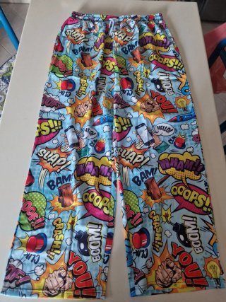 Pantaloni fantasia stile fumetto