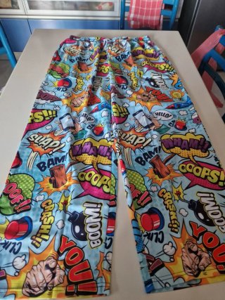 Pantaloni fantasia stile fumetto